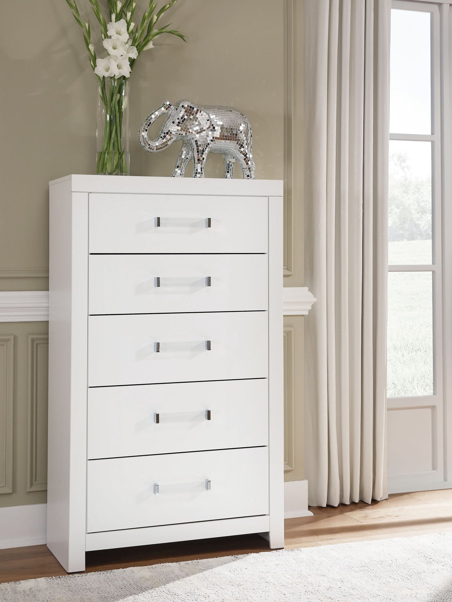 Maeling - Five Drawer Chest