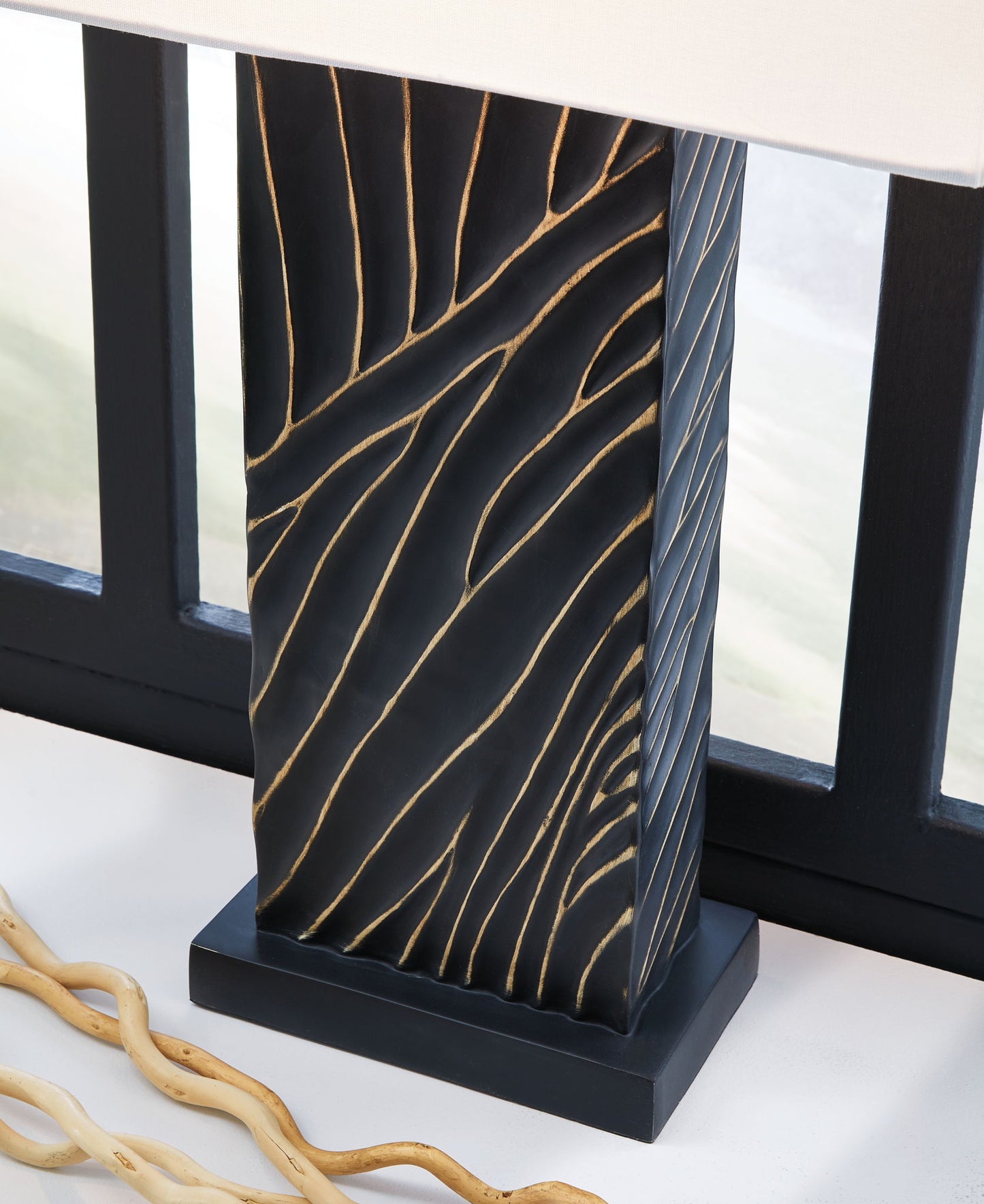 Bartlen - Poly Table Lamp - Black / Gold Finish
