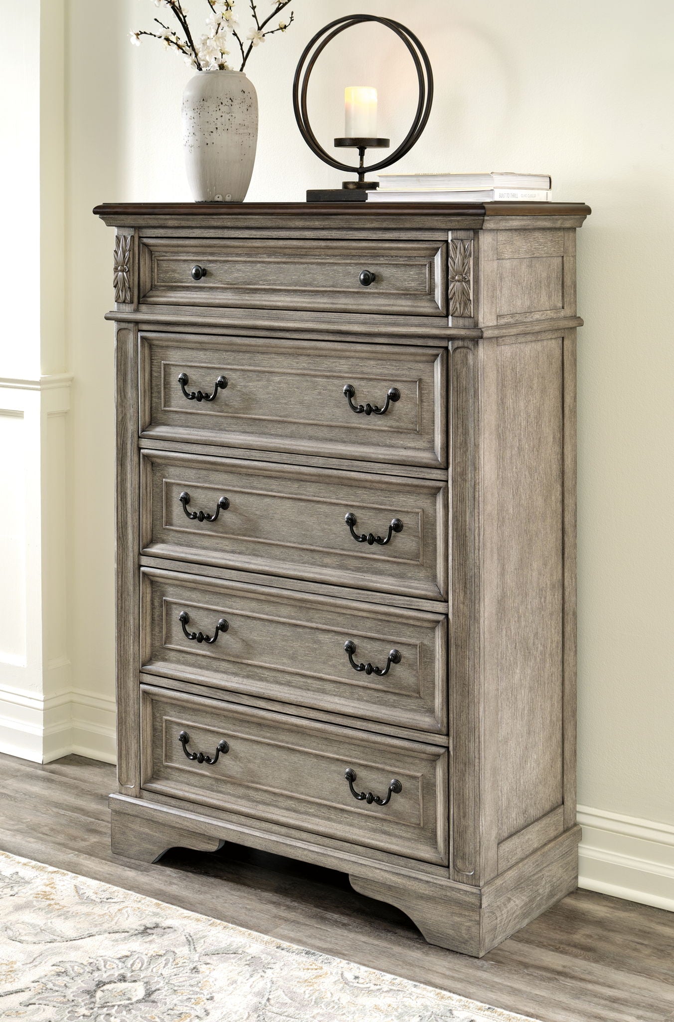 Lodenbay - Five Drawer Chest - Antique Gray
