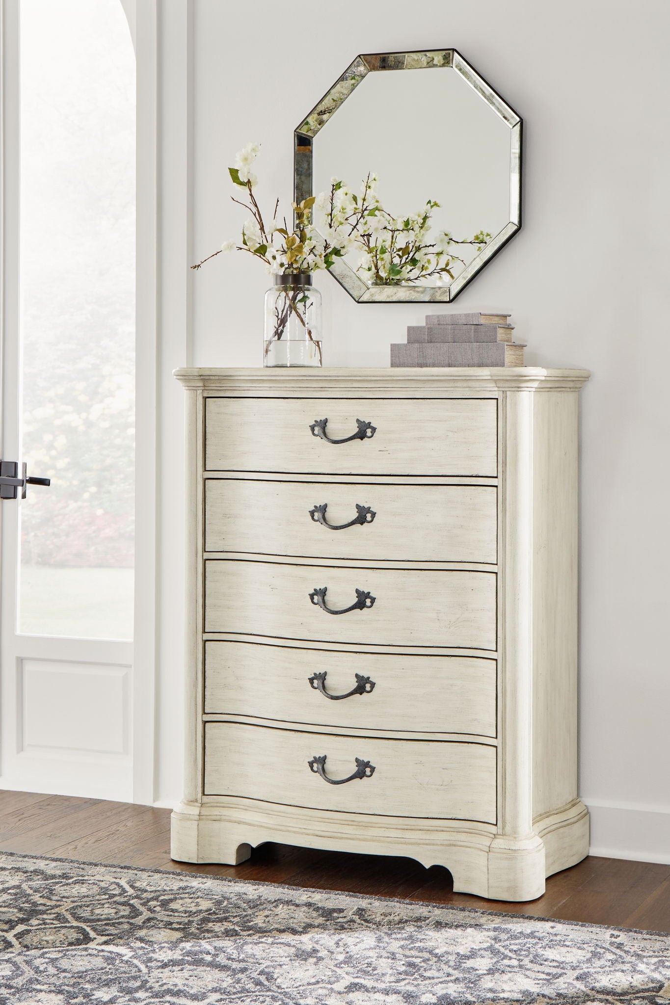 Arlendyne - Five Drawer Chest - Antique White